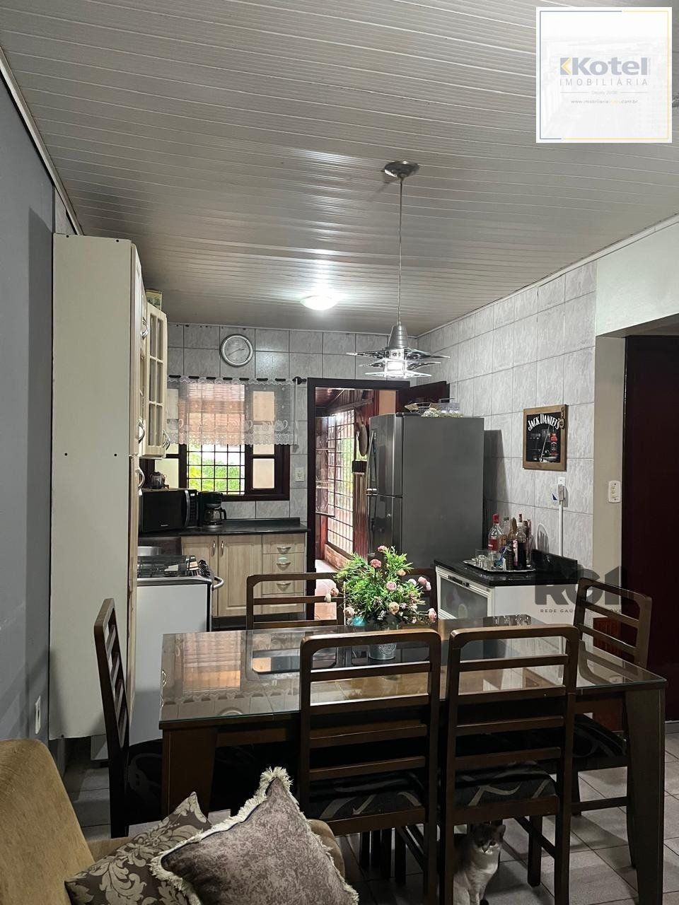 Casa comercial 2 dormitórios, semi mobiliada, garagem, Bairro Vista Alegre