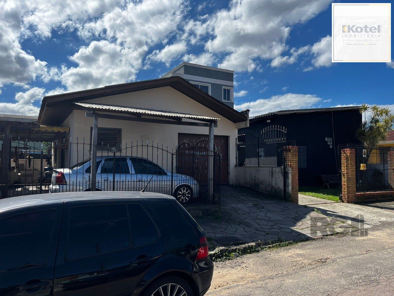 Casa 3 dormitórios, 2 vagas, Bairro Princesa Izabel