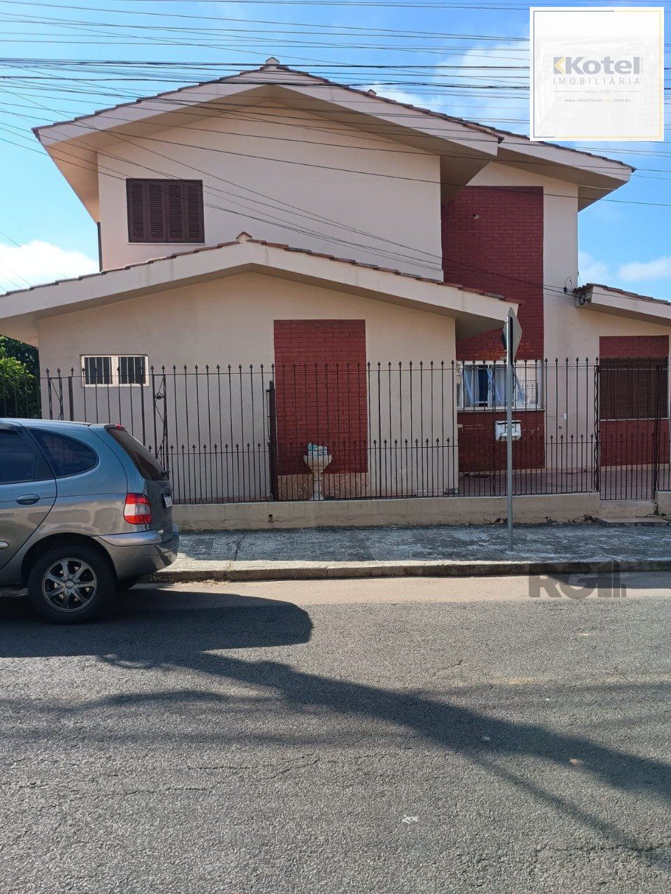 Casa 3 dormitórios, 1 suíte, vaga de garagem, Bairro Princesa Izabel