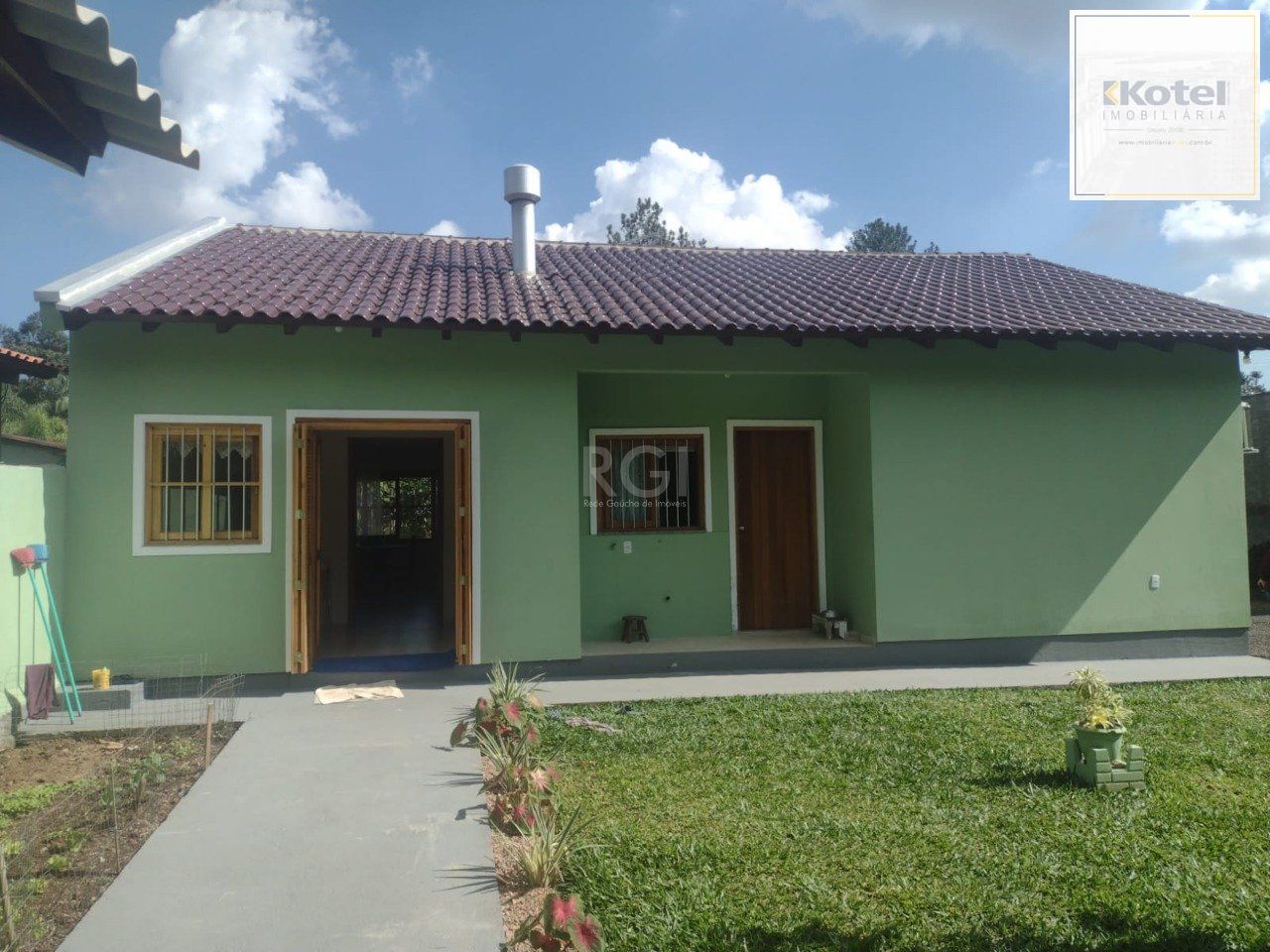 Sítio 2 dormitórios, 1 suíte, vaga garagem, Bairro Sítio Ipiranga