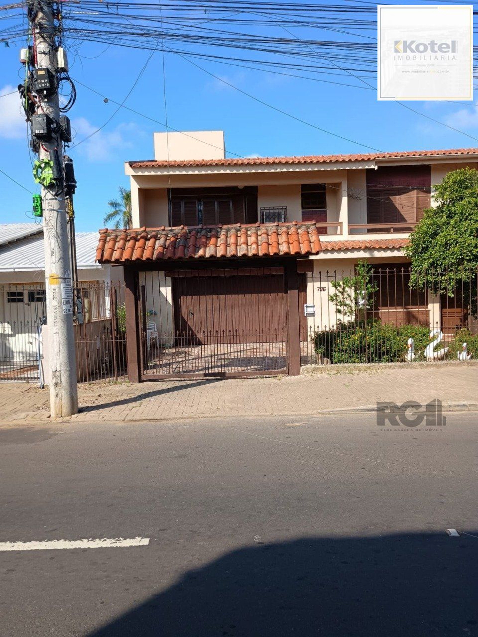 Casa 3 dormitórios, 1 suíte, vaga de garagem, Bairro Princesa Izabel