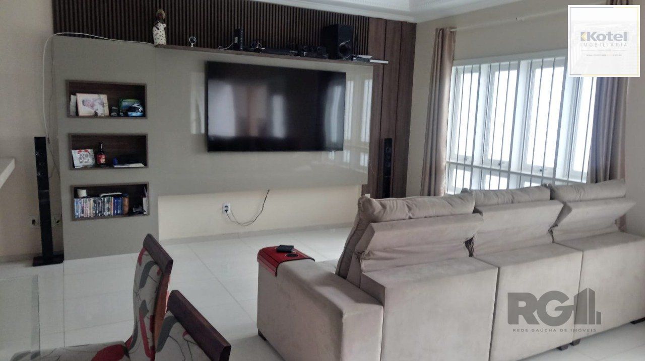 Casa sobrado semi mobiliado, 3 dormitórios, 1 suíte master, vagas de garagem, Bairro Parque da matriz