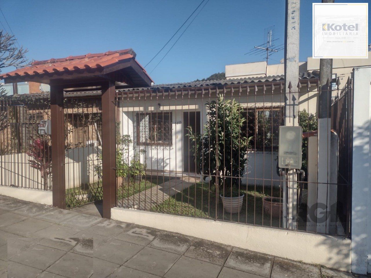 Casa 2 dormitórios, 1 vaga, Bairro Vila Cachoeirinha