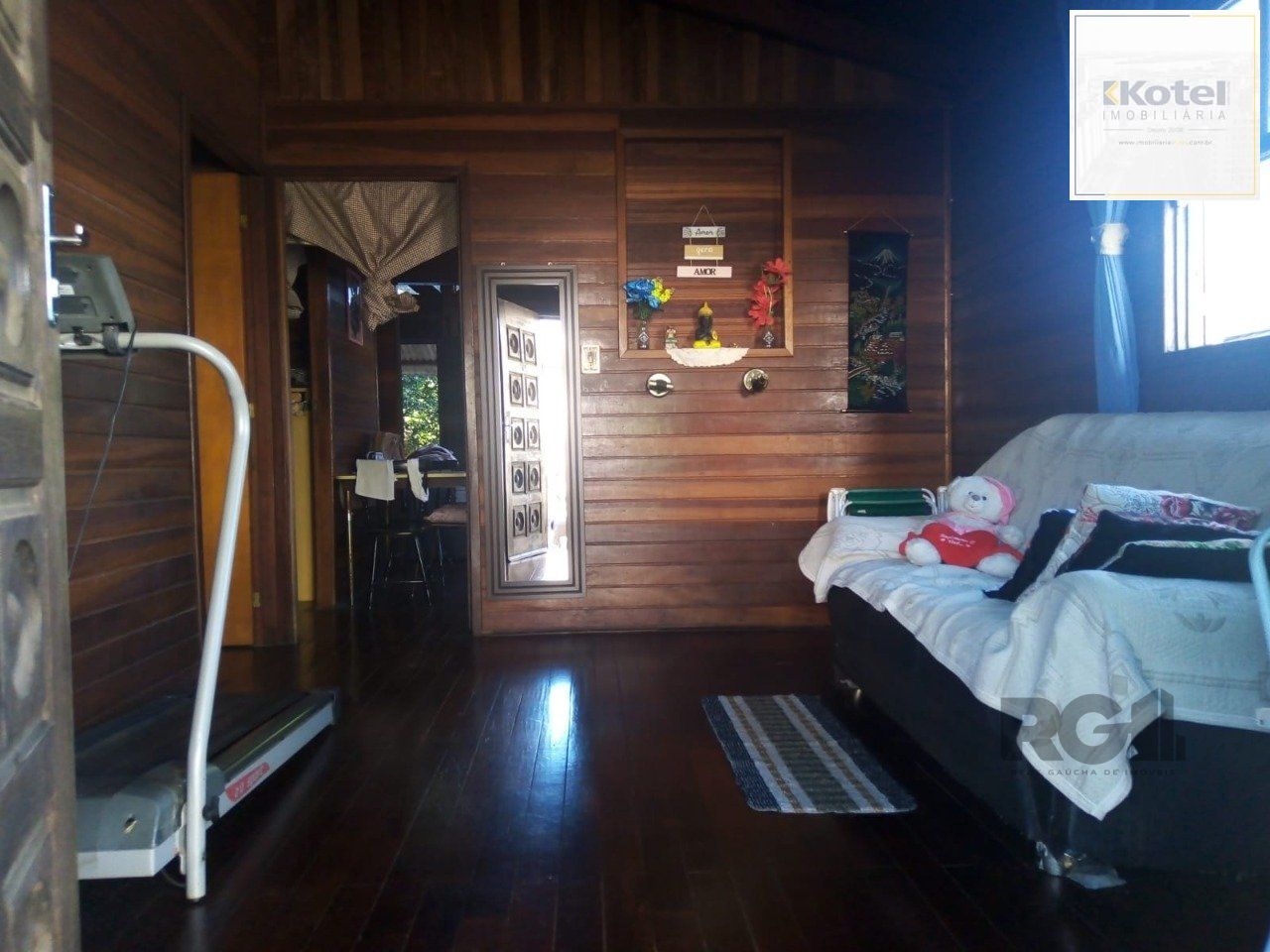 Casa 2 dormitórios, 2 vagas cobertas, Bairro Vila Princesa Izabel