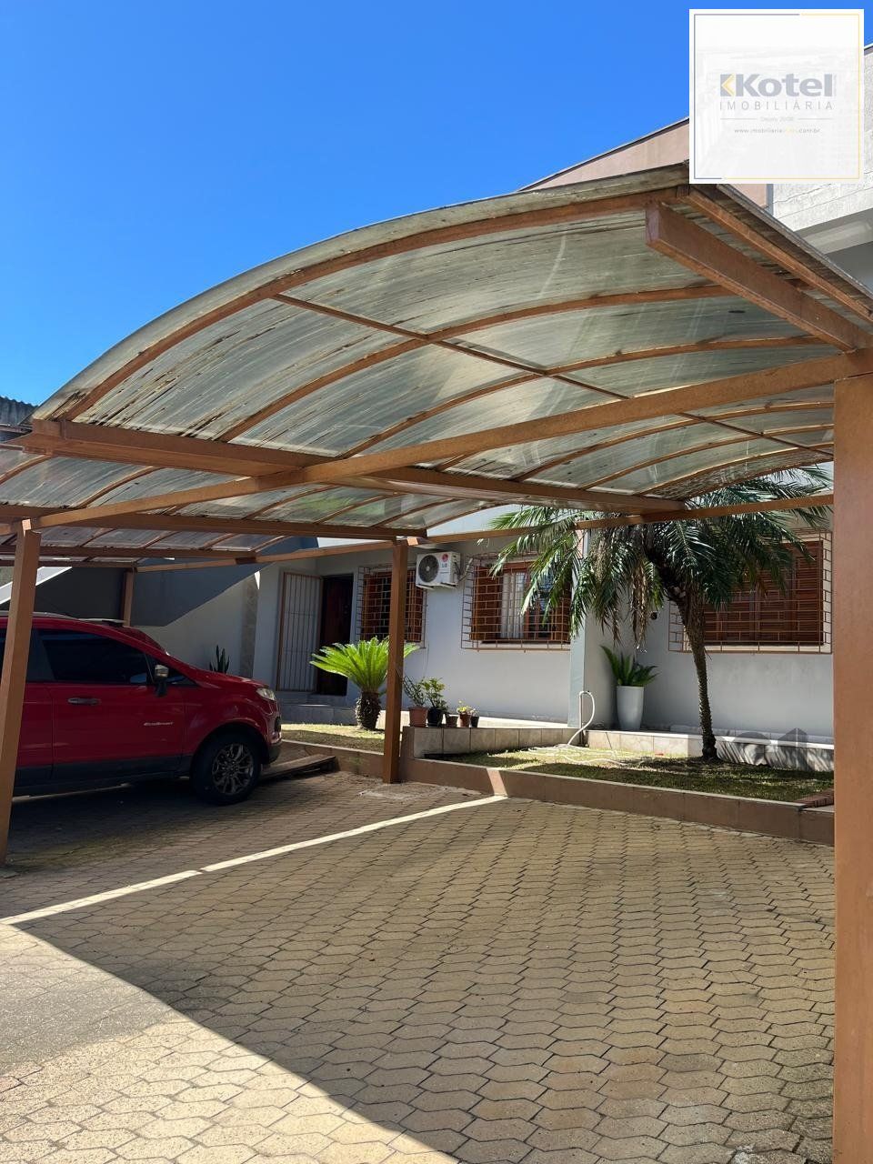 Apartamento térreo, 2 dormitórios, 1 suíte, 2 vagas, Bairro Vista Alegre