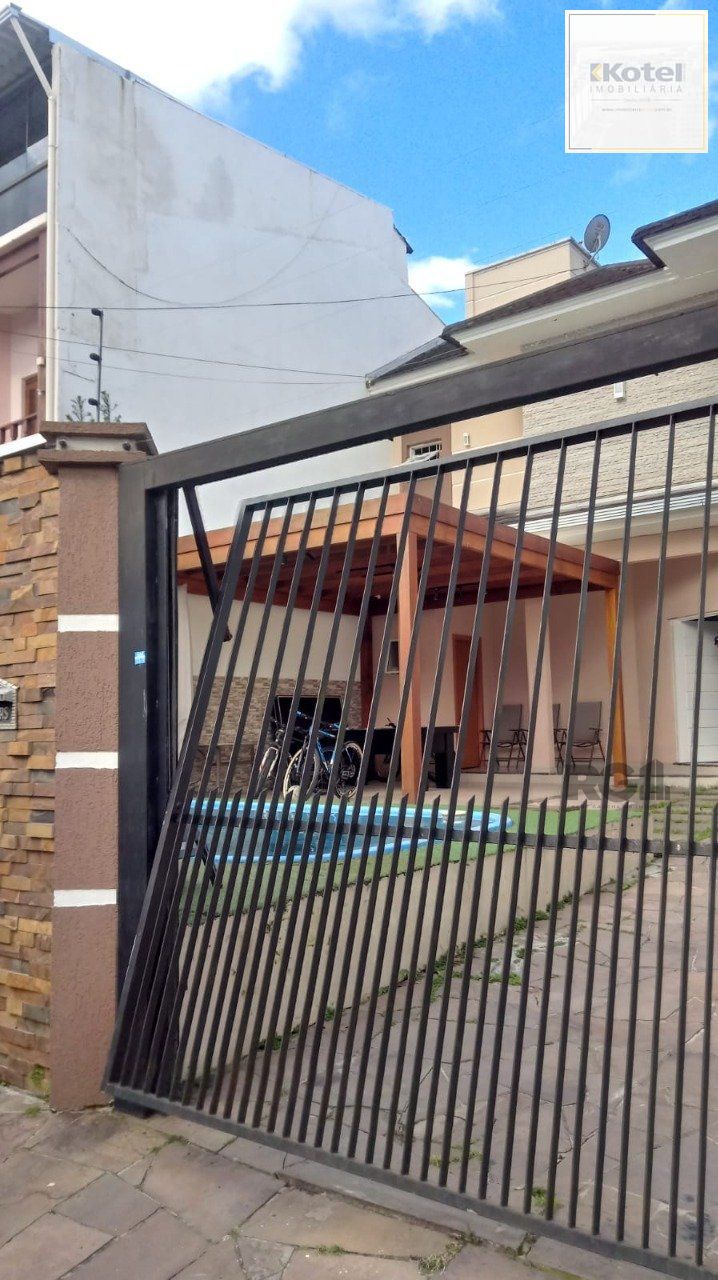 Casa sobrado semi mobiliado, 3 dormitórios, 1 suíte master, vagas de garagem, Bairro Parque da matriz