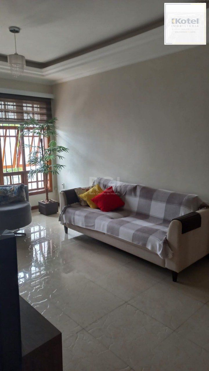 Casa para Venda - 135m², 3 dormitórios, sendo 1 suites, 2 vagas - Vale Do Sol