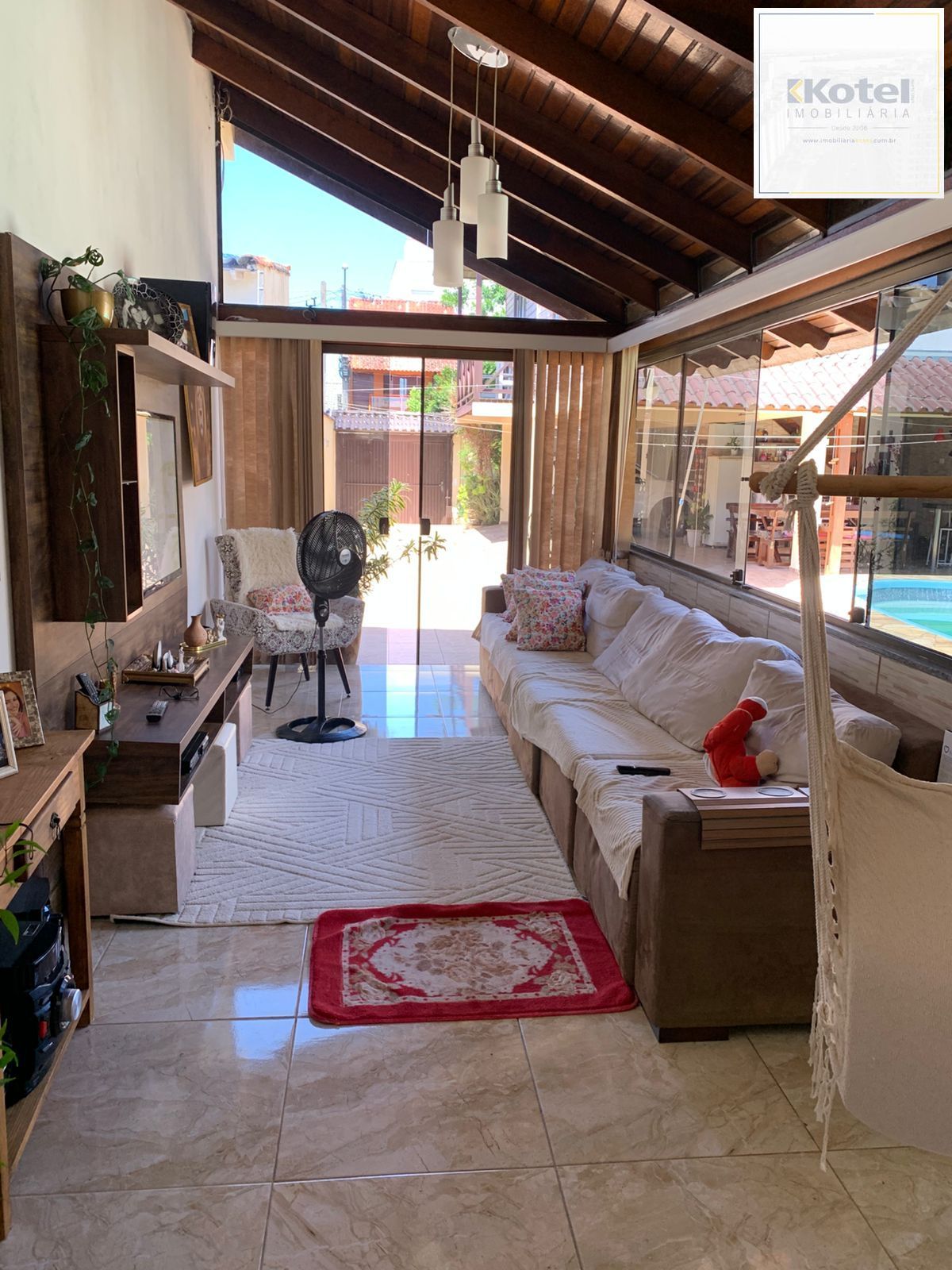 Casa 3 dormitórios, 2 vagas, Bairro Imbui