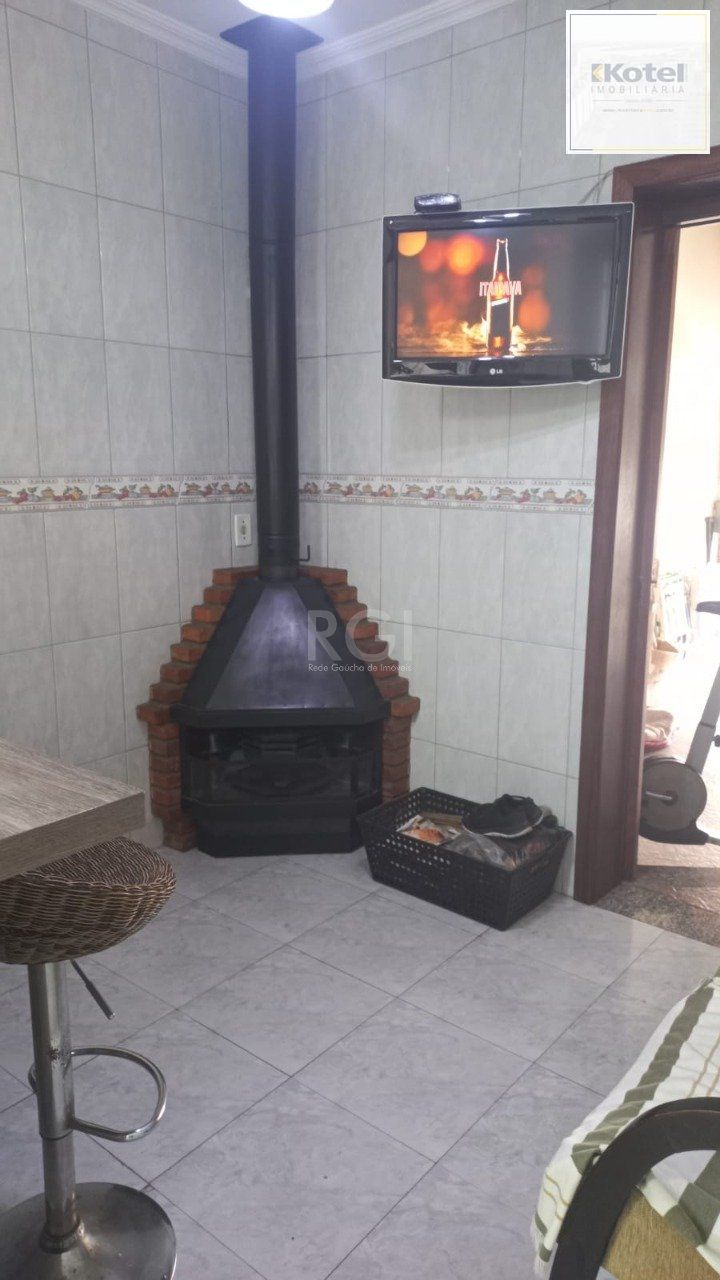 Casa para Venda - 135m², 3 dormitórios, sendo 1 suites, 2 vagas - Vale Do Sol