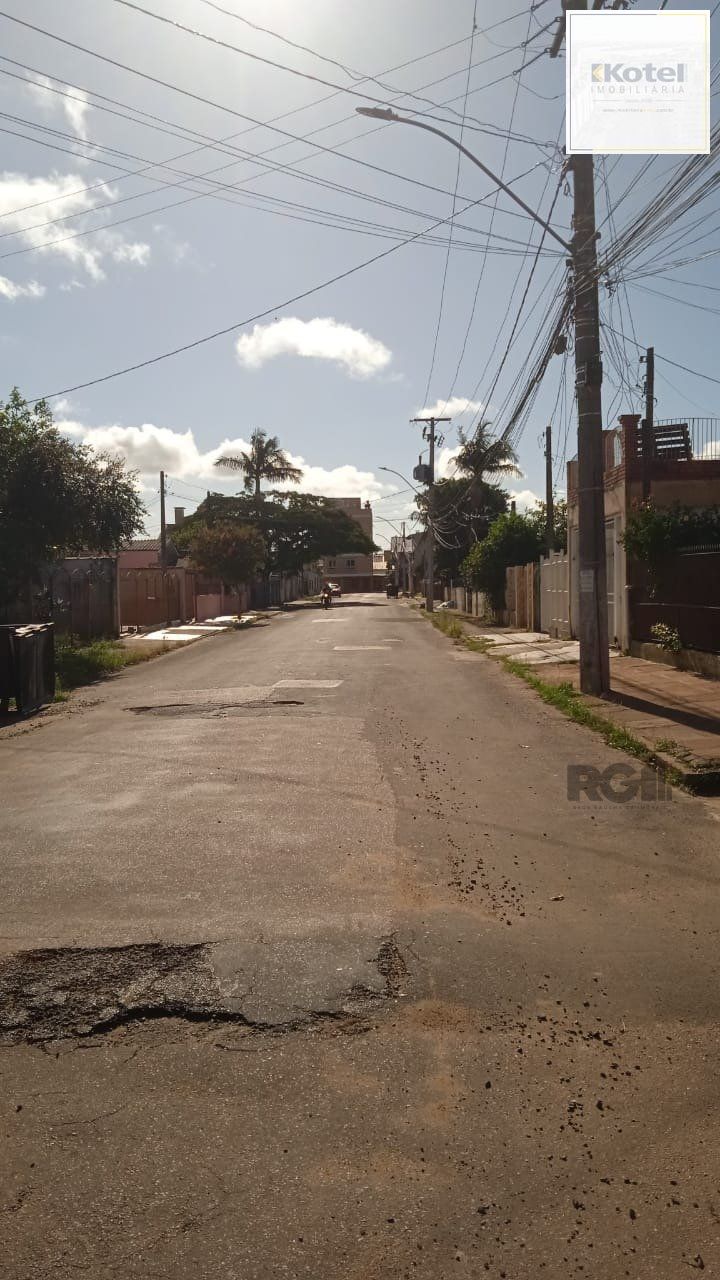 Casa 3 dormitórios, vagas de garagem, Bairro Vila Cachoeirinha