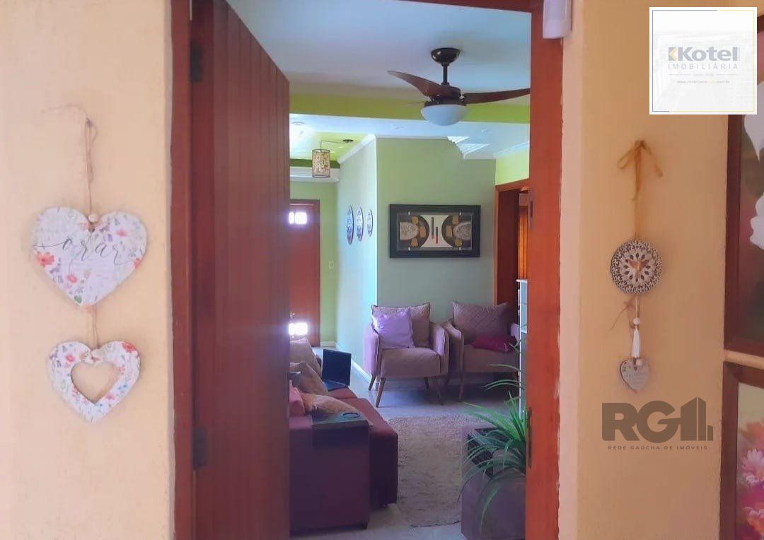Casa 3 dormitórios, 1 suíte, vaga de garagem, Bairro Parque da Matriz