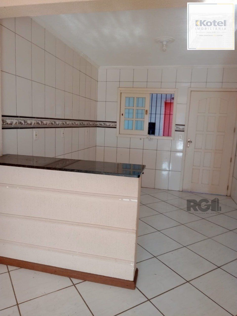 Apartamento térreo 2 dormitórios, vaga de garagem, Bairro Vila Imbuí