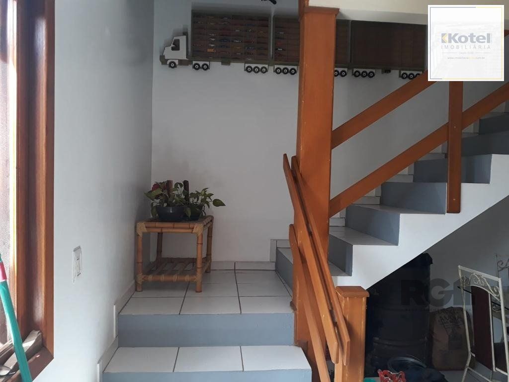 Casa sobrado 2 dormitórios, 2 vagas de garagem, Bairro Parque Ipiranga