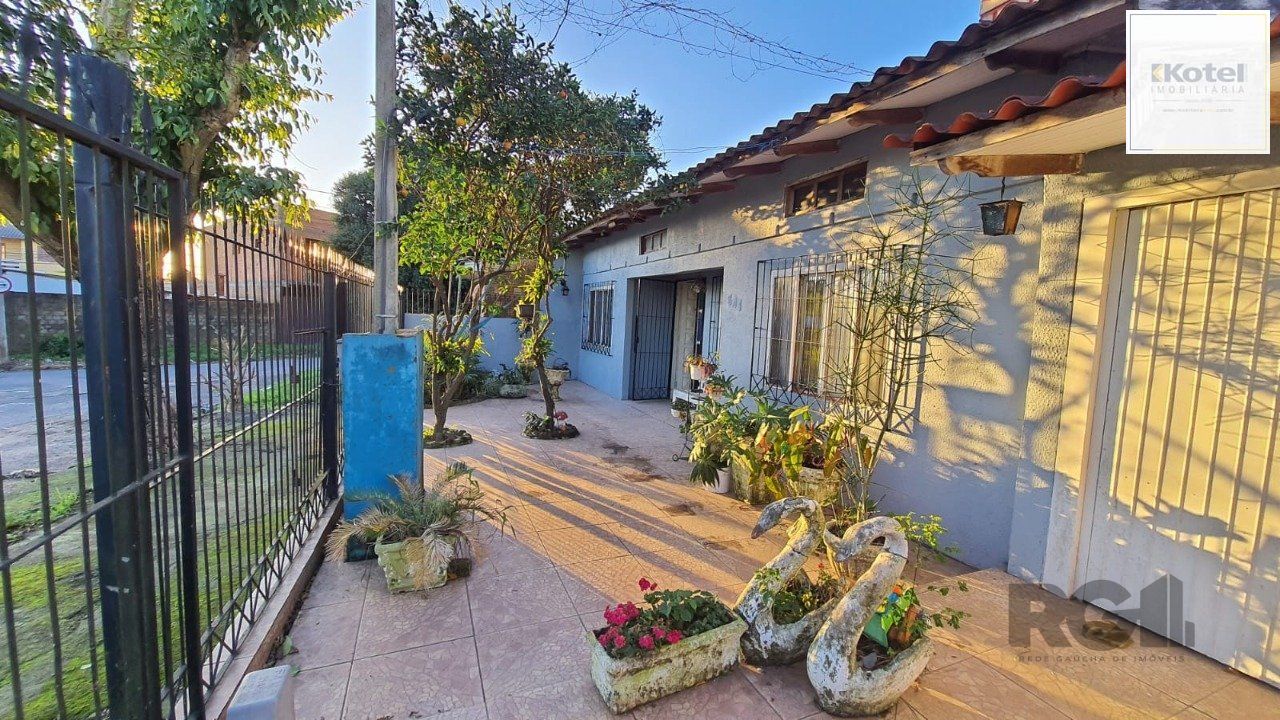 Casa 2 dormitórios, 1 suíte, vaga de garagem, Bairro Nova Cachoeirinha