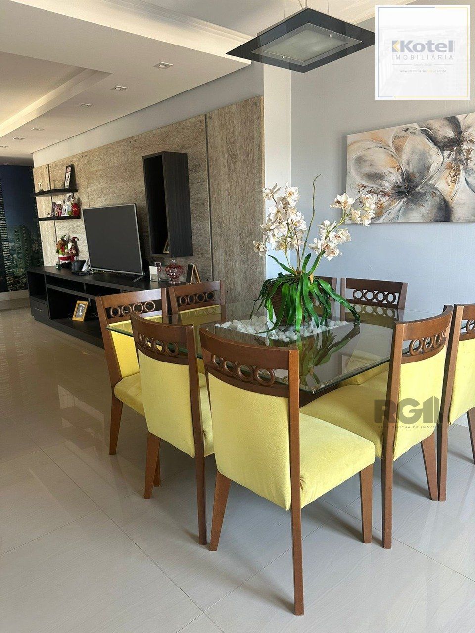 Apartamento cobertura 3 dormitórios, 1 suíte, vaga de garagem, Bairro Vila Cachoeirinha