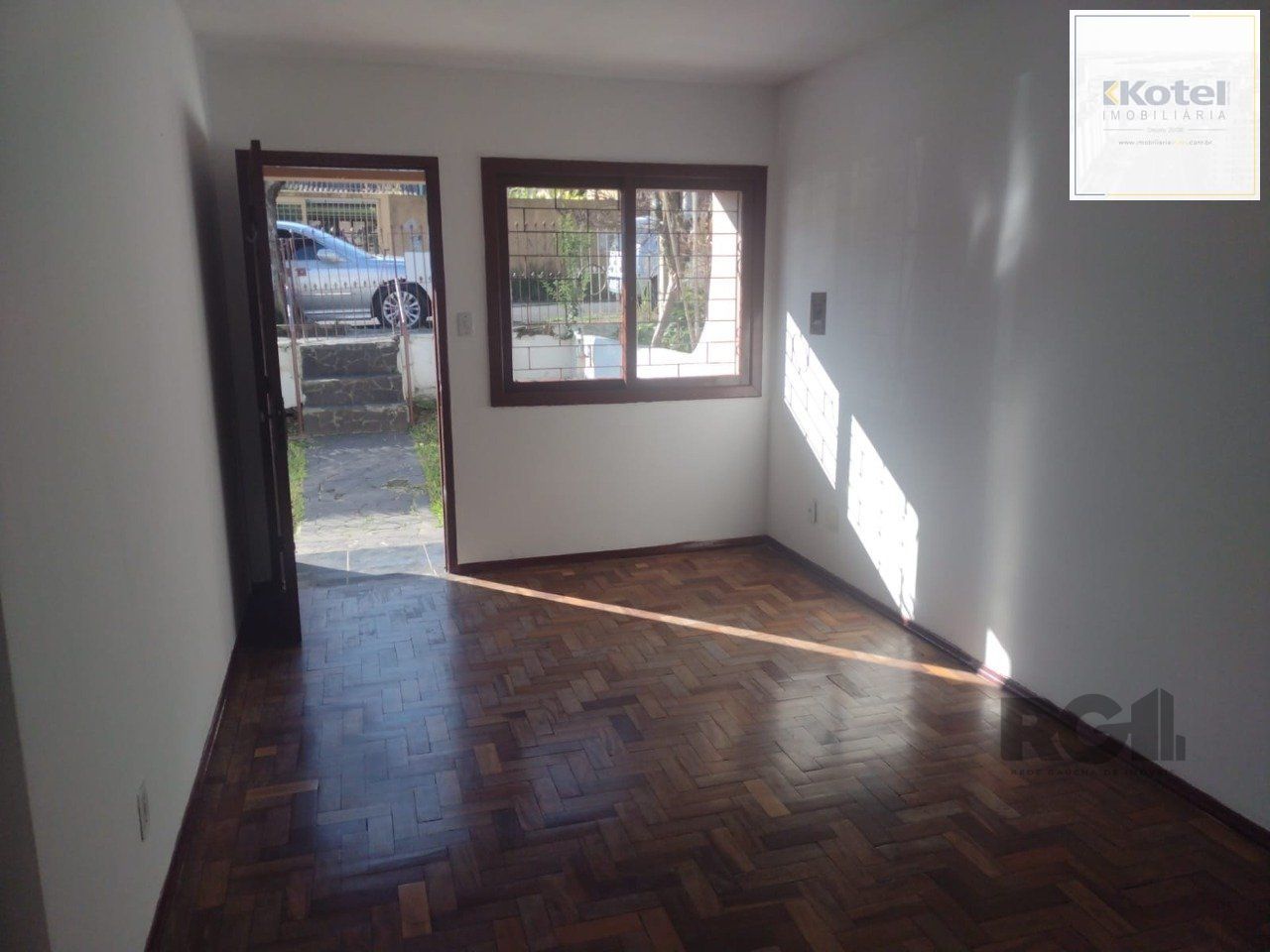 Casa 2 dormitórios, 1 vaga, Bairro Vila Cachoeirinha
