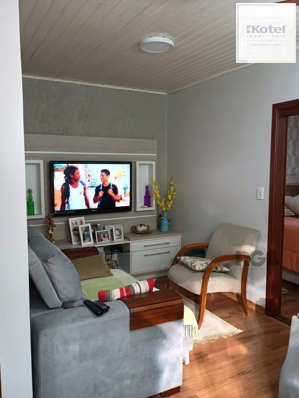 Casa 2 dormitórios, vagas de garagem, Bairro Parque da Matriz