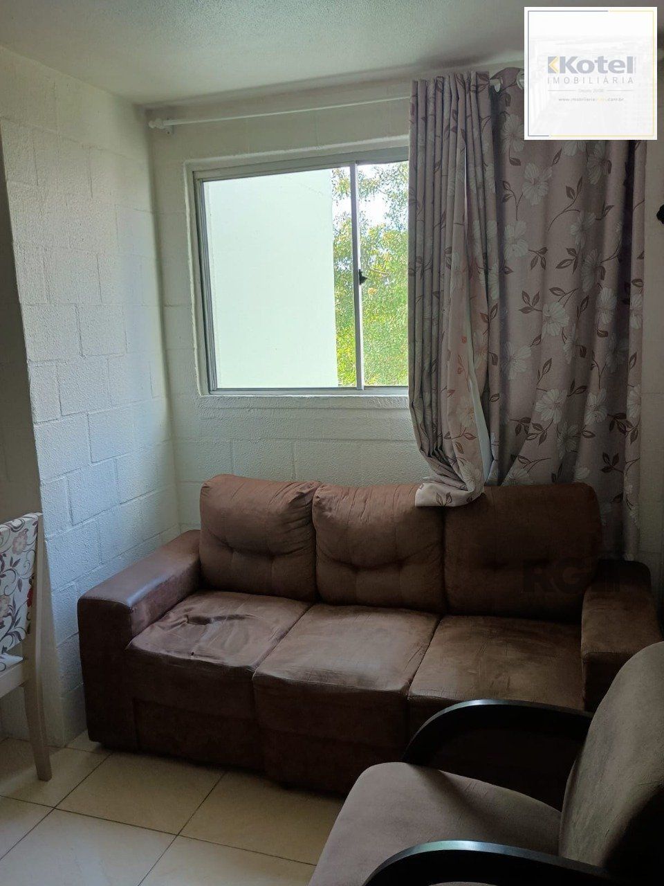 Apartamento semi mobiliado, 2 dormitórios, vaga de garagem, Bairro Santa Fé