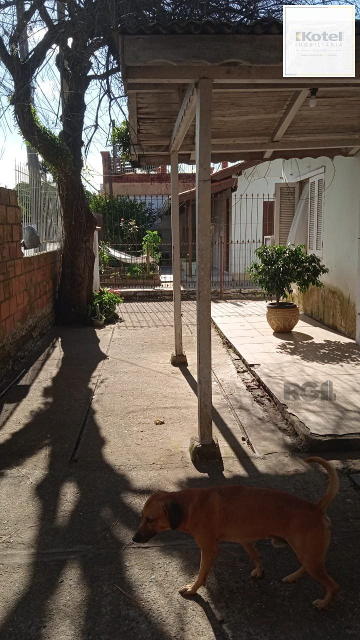 Casa 3 dormitórios, vagas de garagem, Bairro Vila Cachoeirinha