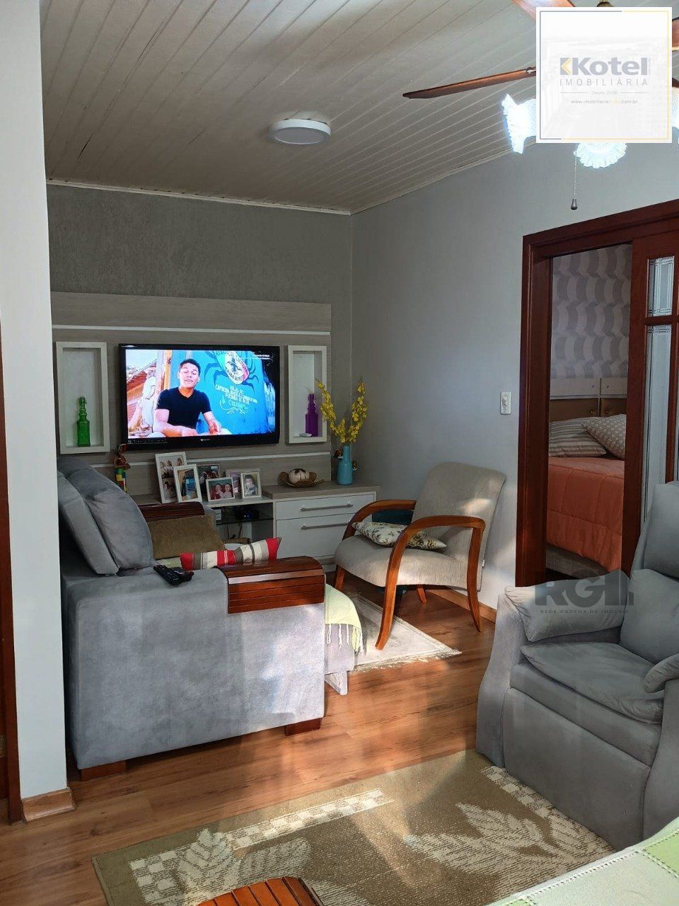 Casa 2 dormitórios, vagas de garagem, Bairro Parque da Matriz