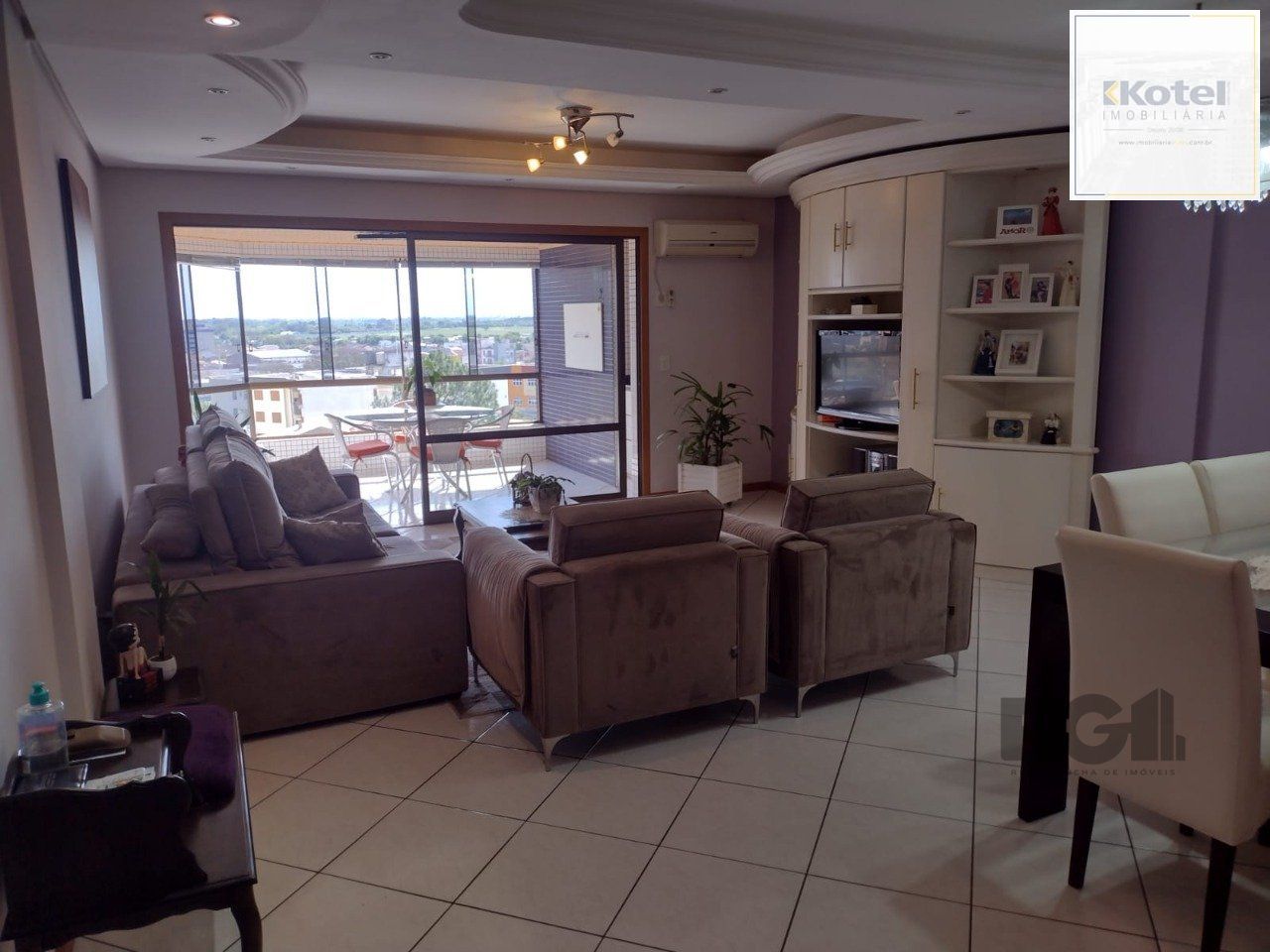 Apartamento mobiliado, 3 dormitórios, 2 suítes, 2 vagas, Bairro Vila Eunice