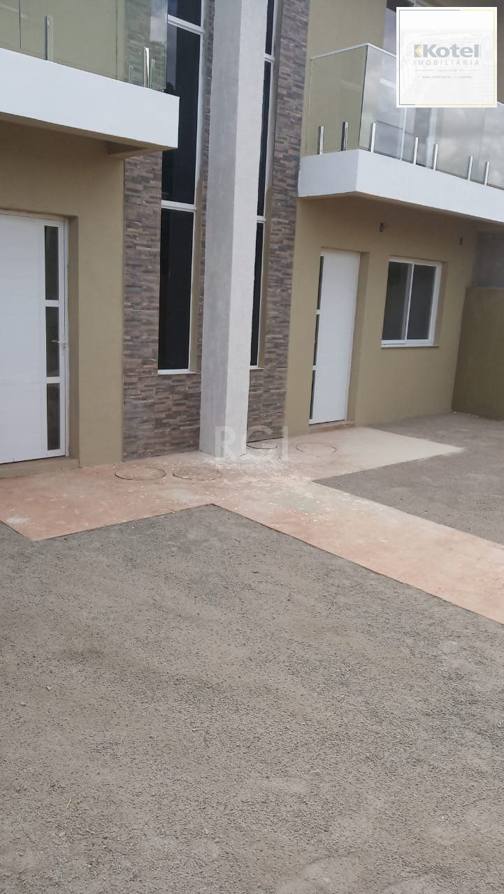 Sobrado 2 dormitórios, vaga de garagem, Bairro Passos dos Ferreiros
