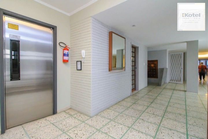 Apartamento tipo casa suspensa a venda bairro Bom Fim