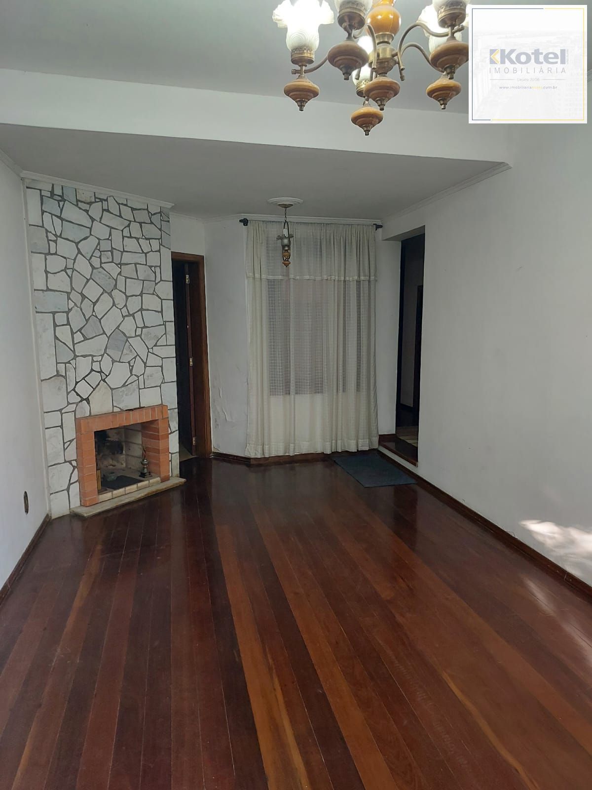 Casa  a venda com 5 dormitórios no bairro Rio Branco.