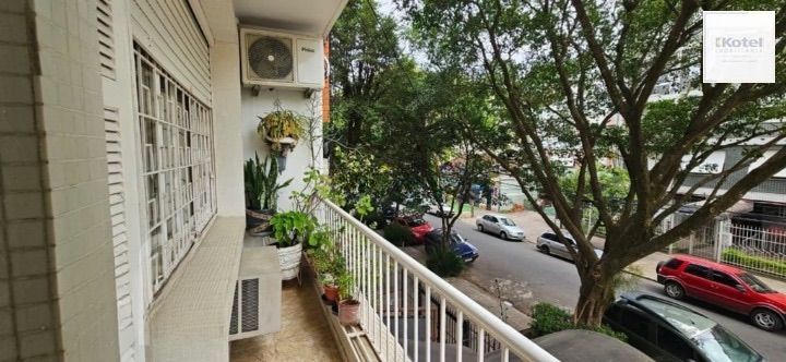 Apartamento 3 dorms à venda Rua Felipe Camarão, Rio Branco - Porto Alegre