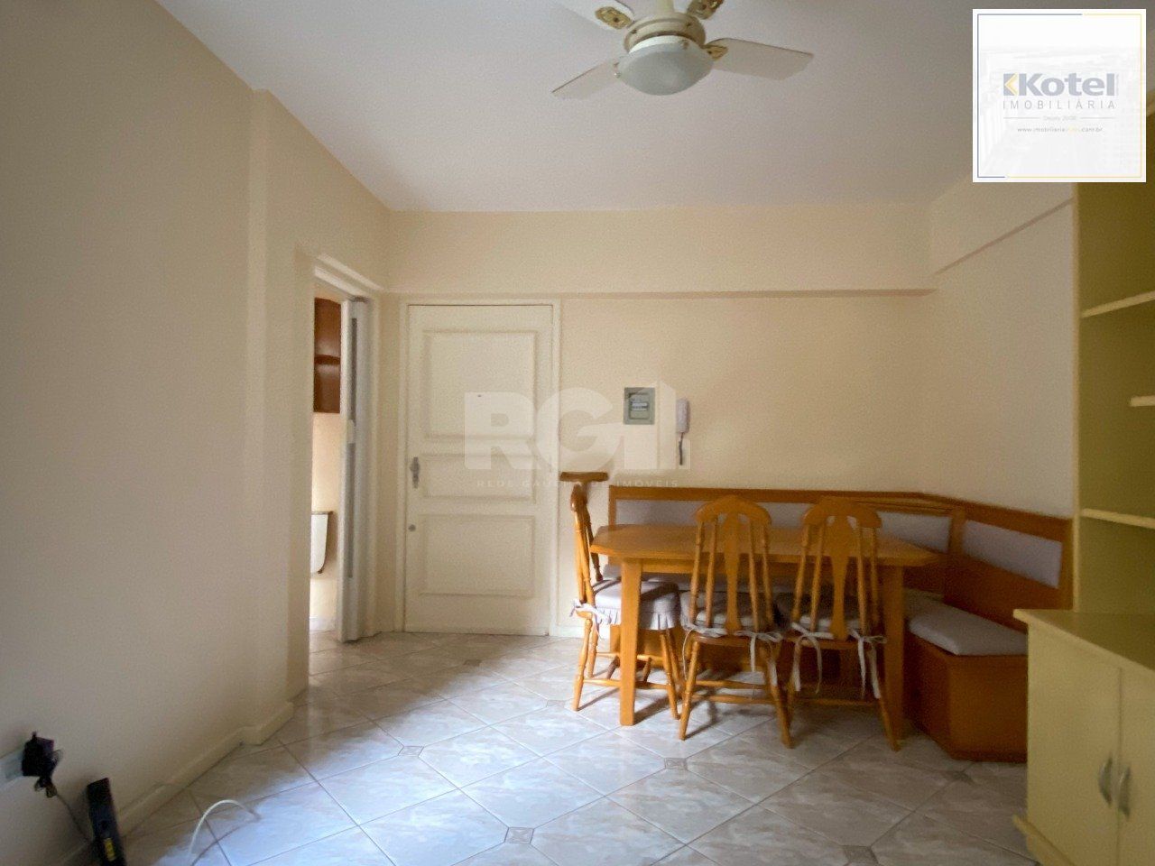 Apartamento 1 dormitório, em prédio com portaria, próximo à Usina do Gasômetro