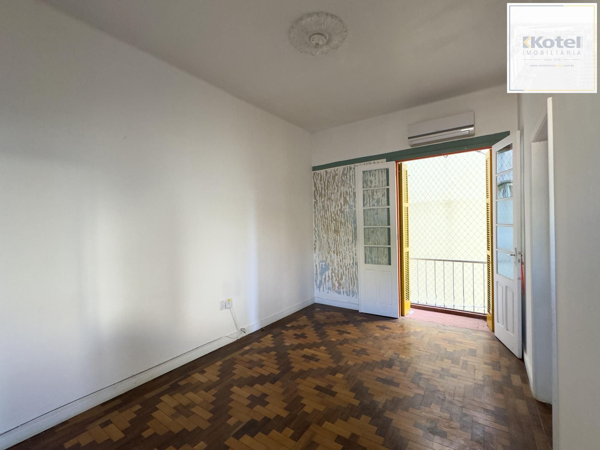 Apartamento 2 dormitórios super silencioso no Centro Histórico