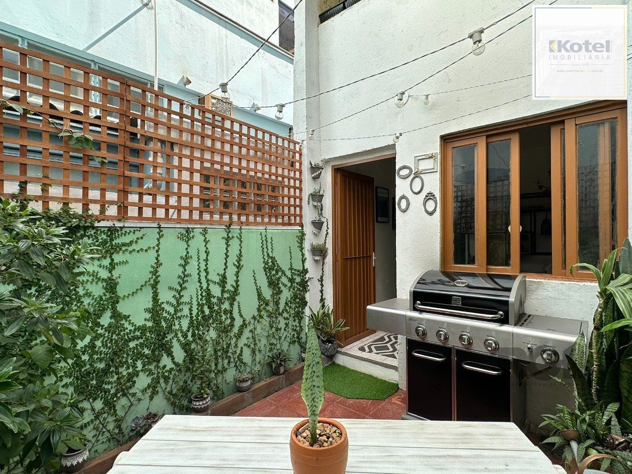 CASA TOTALMENTE REFORMADA EM ÓTIMA LOCALIZAÇÃO NO CENTRO HISTÓRICO
