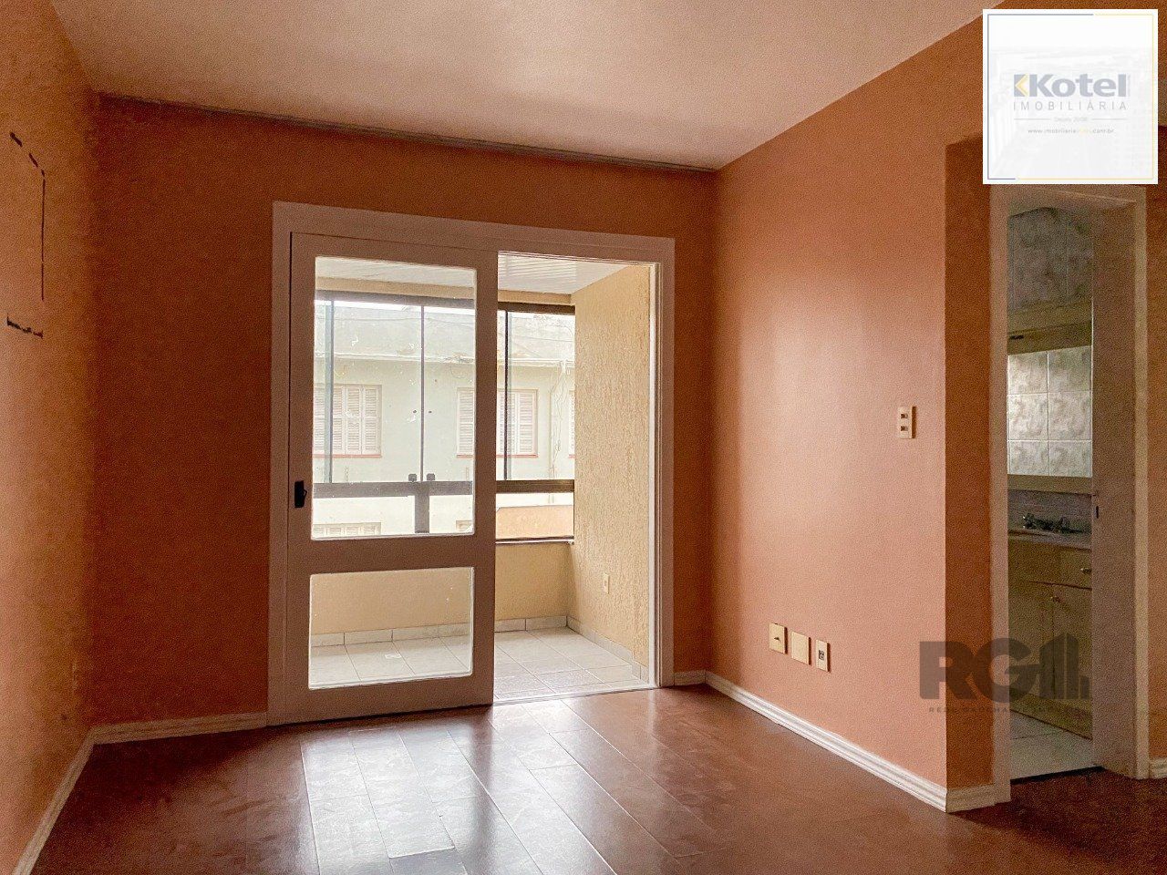 Apartamento com sacada, churrasqueira e vaga de garagem no Centro Histórico