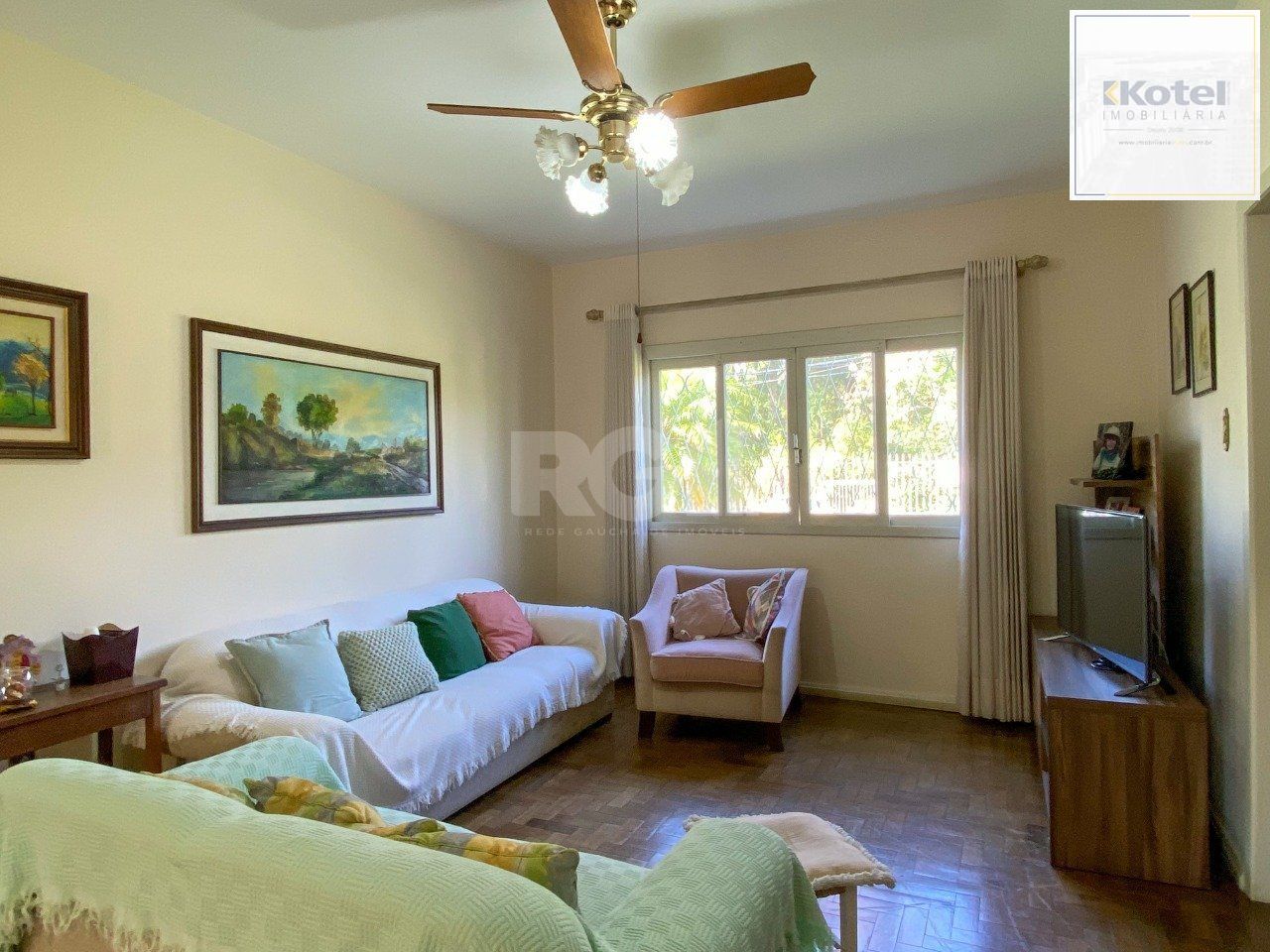 Casa com 4 dormitórios, no bairro Nossa Senhora das Graças em Canoas/RS