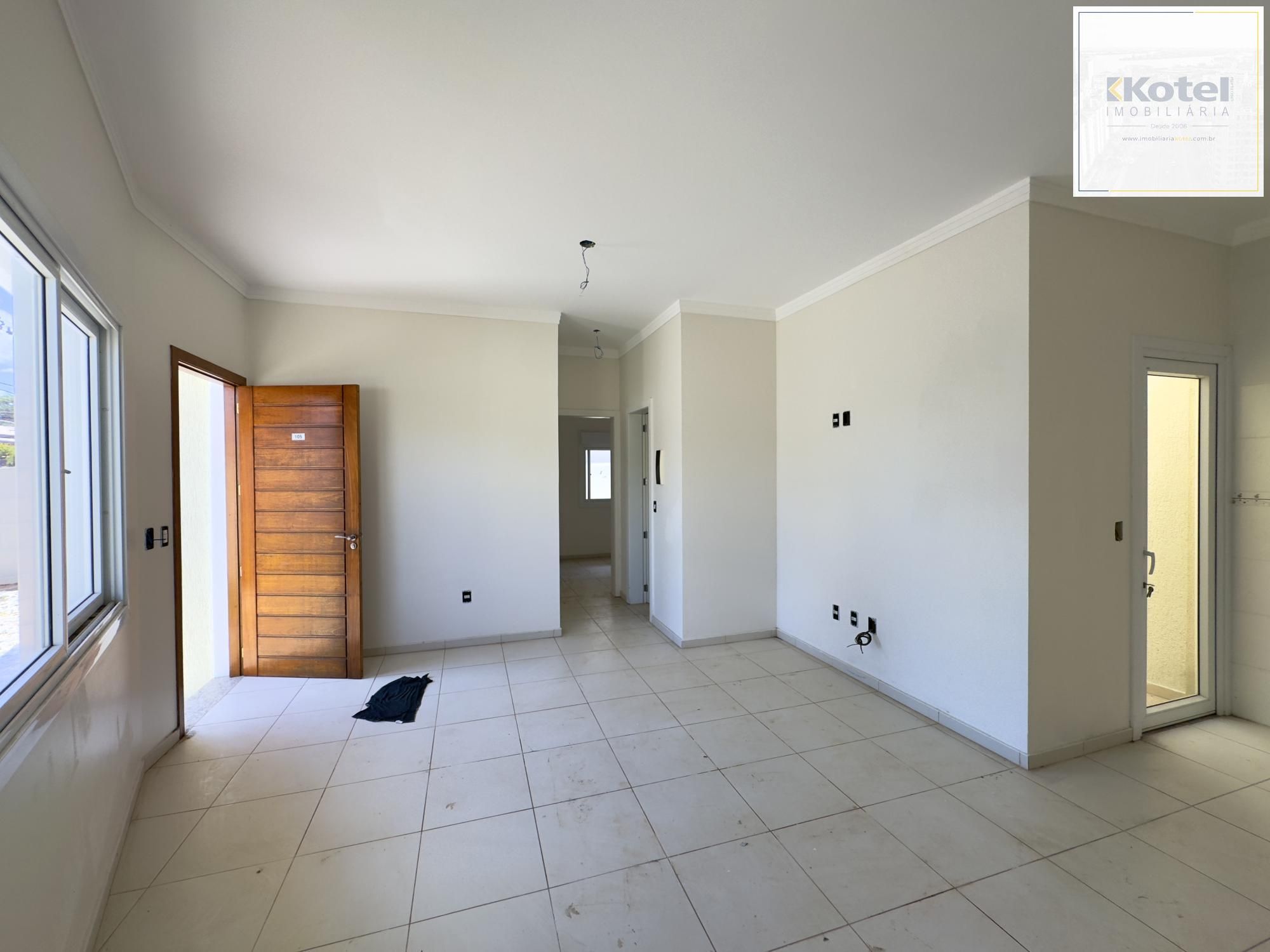 Casa em condomínio com 2 dormitórios, vaga de garagem e churrasqueira na Olaria