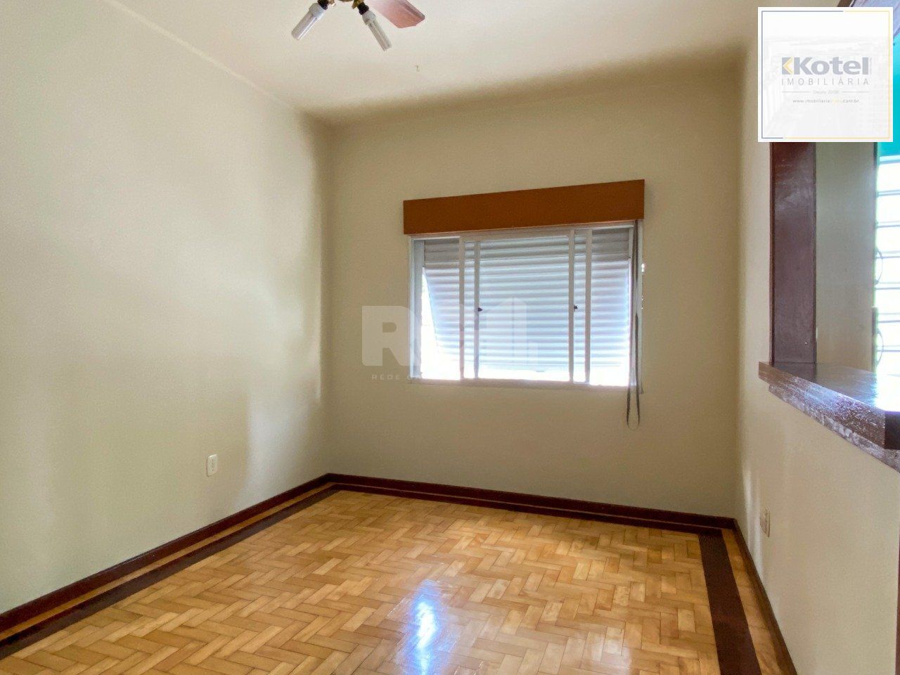 Apartamento 1 dormitório, de frente, com ótima posição solar, no Centro Histórico