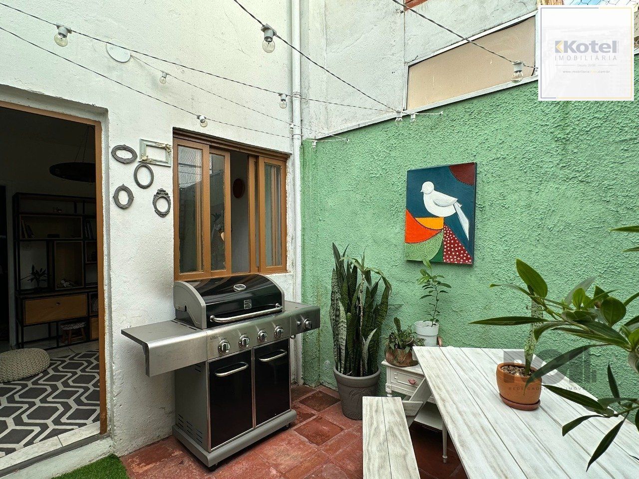 CASA TOTALMENTE REFORMADA EM ÓTIMA LOCALIZAÇÃO NO CENTRO HISTÓRICO