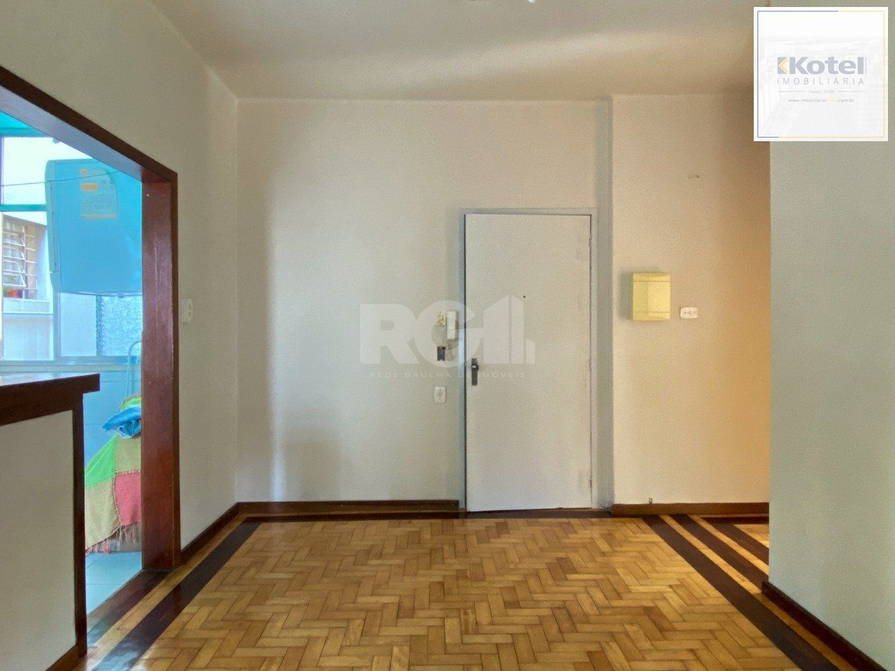 Apartamento 1 dormitório, de frente, com ótima posição solar, no Centro Histórico