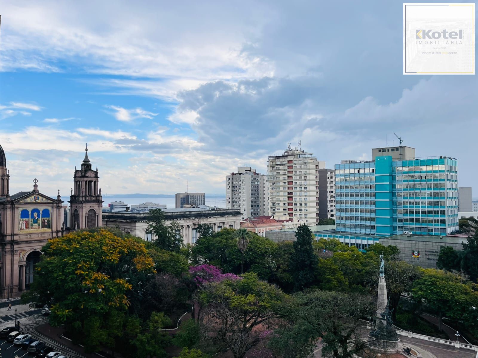 APARTAMENTO 4 DORMITÓRIOS COM VISTA — foto 2