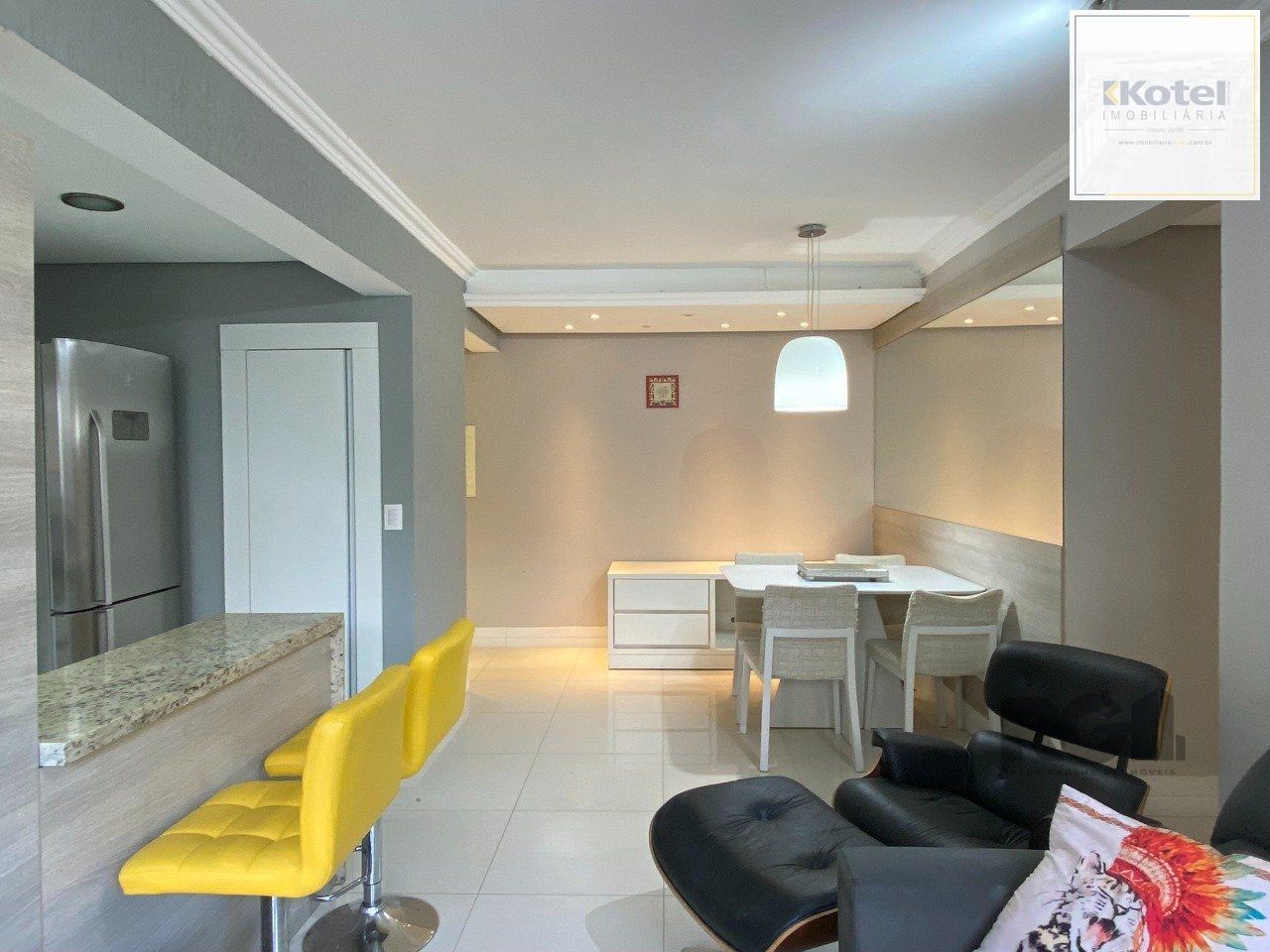 APARTAMENTO MOBILIADO DE 2 DORMITÓRIOS - CENTRO HISTÓRICO