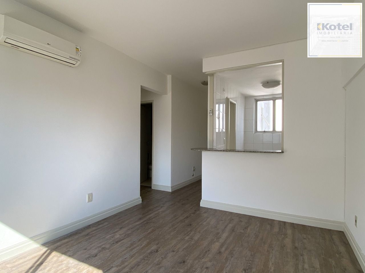 APARTAMENTO DE FRENTE, 1 DORMITÓRIO COM VAGA DE GARAGEM NA DUQUE