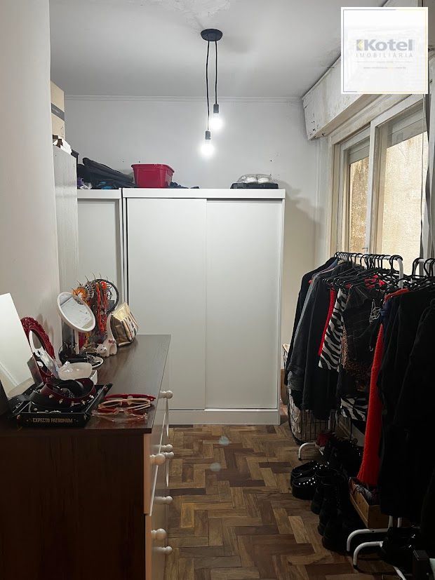 Apartamento 2 dormitórios com pátio no Centro Histórico