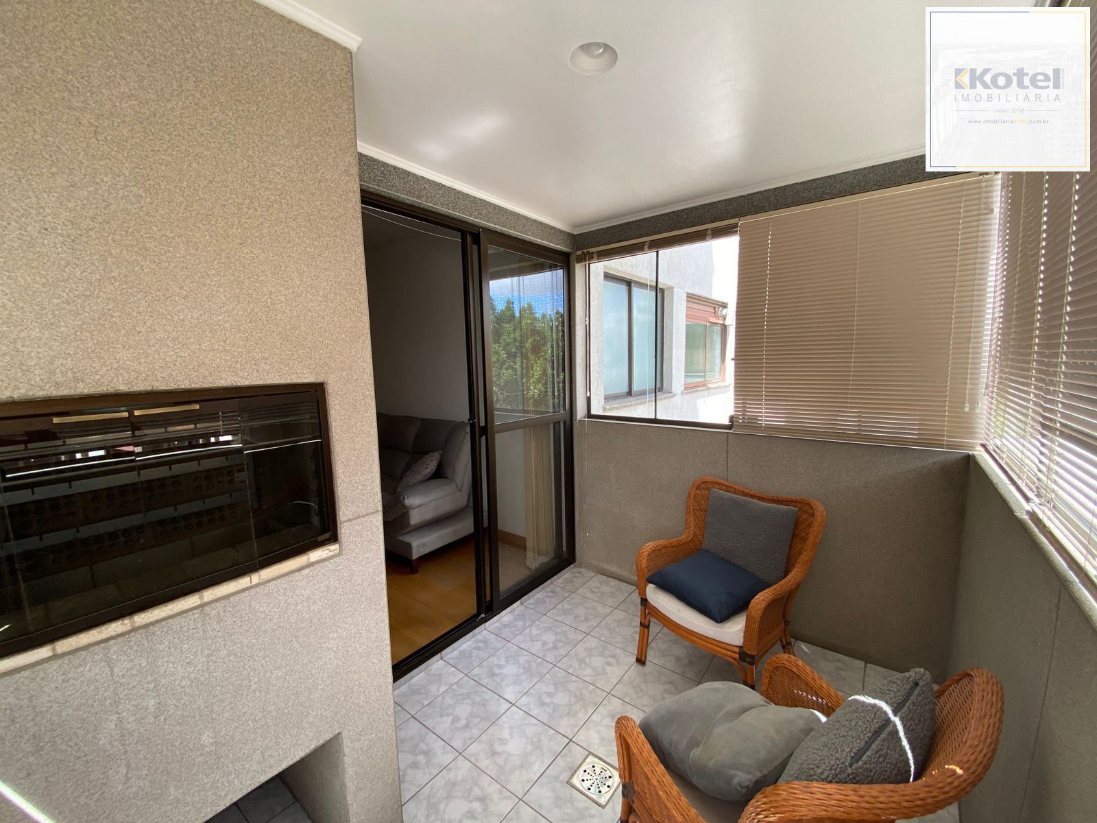 APARTAMENTO 2 DORMITÓRIOS E COM VAGA DE GARAGEM NO JARDIM BOTÂNICO