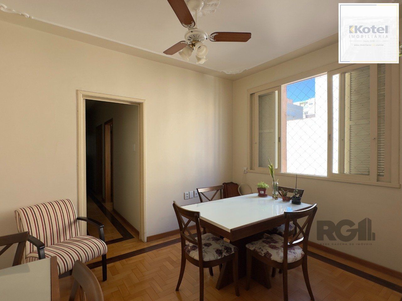 APARTAMENTO 3 DORMITÓRIOS, DE FRENTE E REFORMADO, NO CENTRO HISTÓRICO
