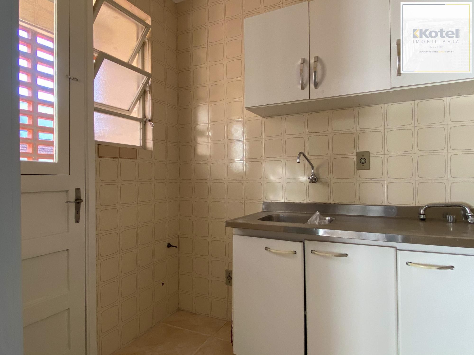 Studio com 28m² super bem iluminado, em ótima localização no Centro Histórico