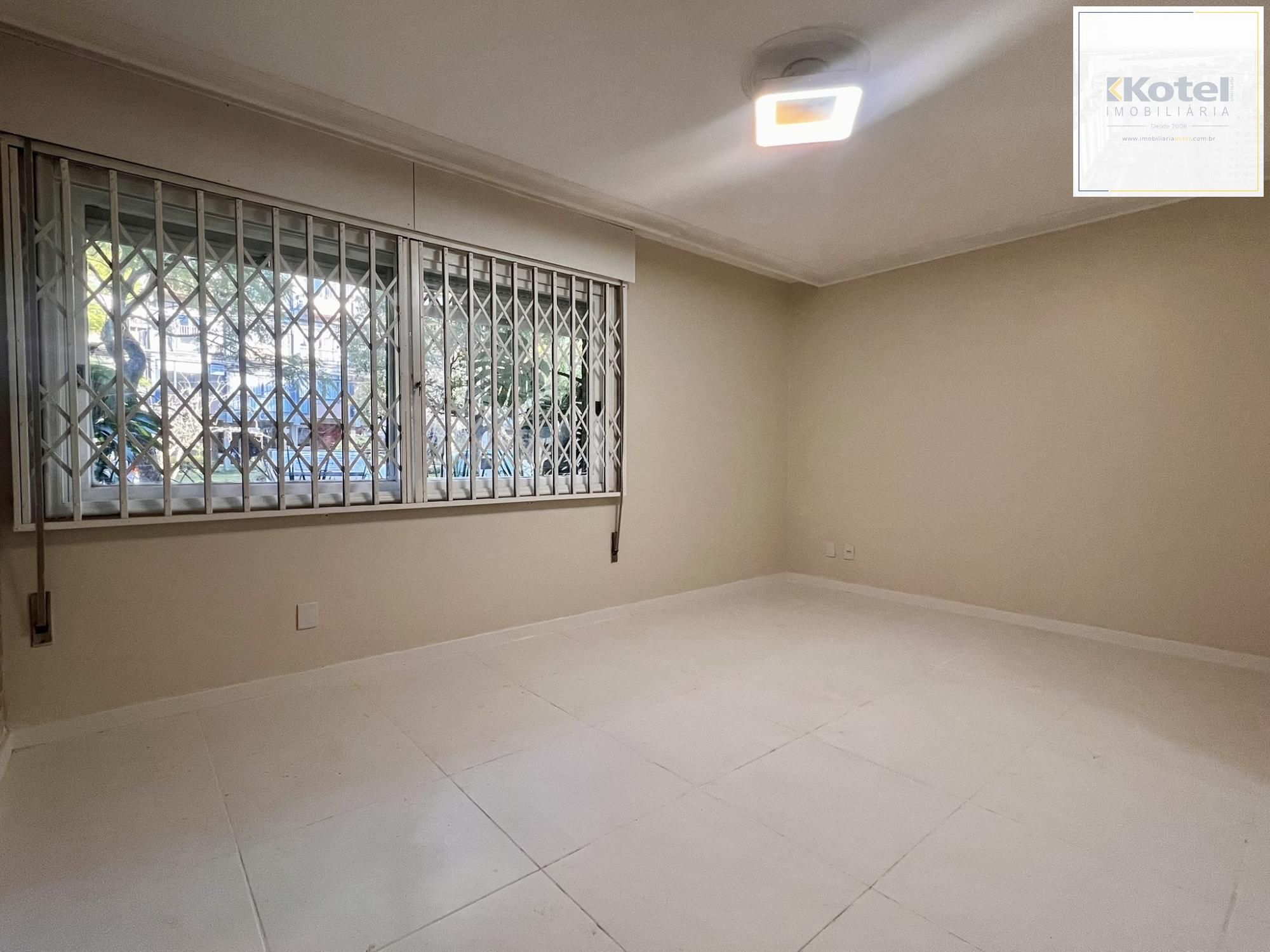Apartamento térreo, 3 dormitórios com vaga de garagem