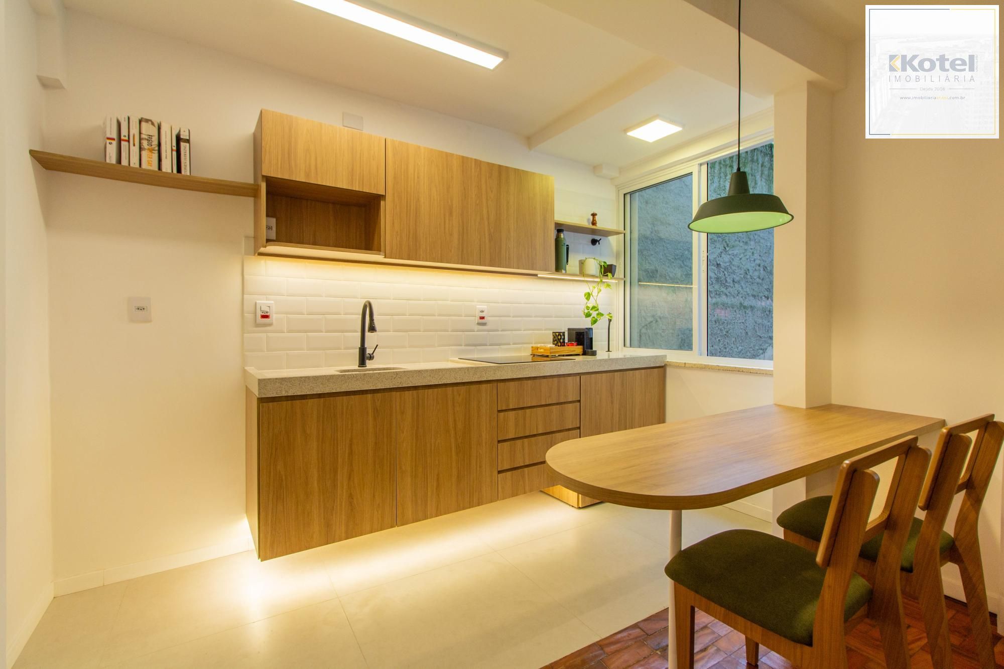 Apartamento Reformado e Semi Mobiliado no Bom Fim
