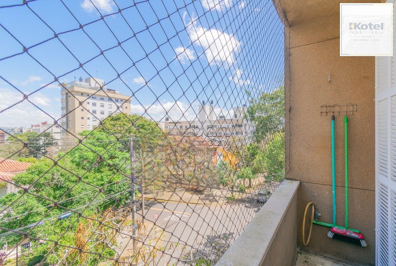 Apartamento Amplo de Esquina com 93m² no Bairro Petrópolis — foto 2