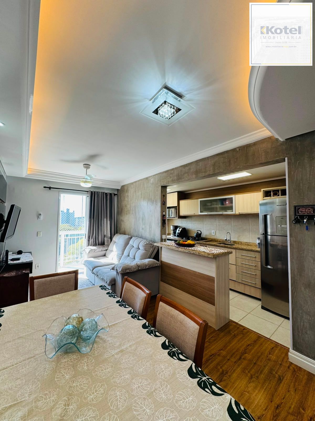Apartamento Semimobiliado com 3 Dormitórios e Infraestrutura Completa