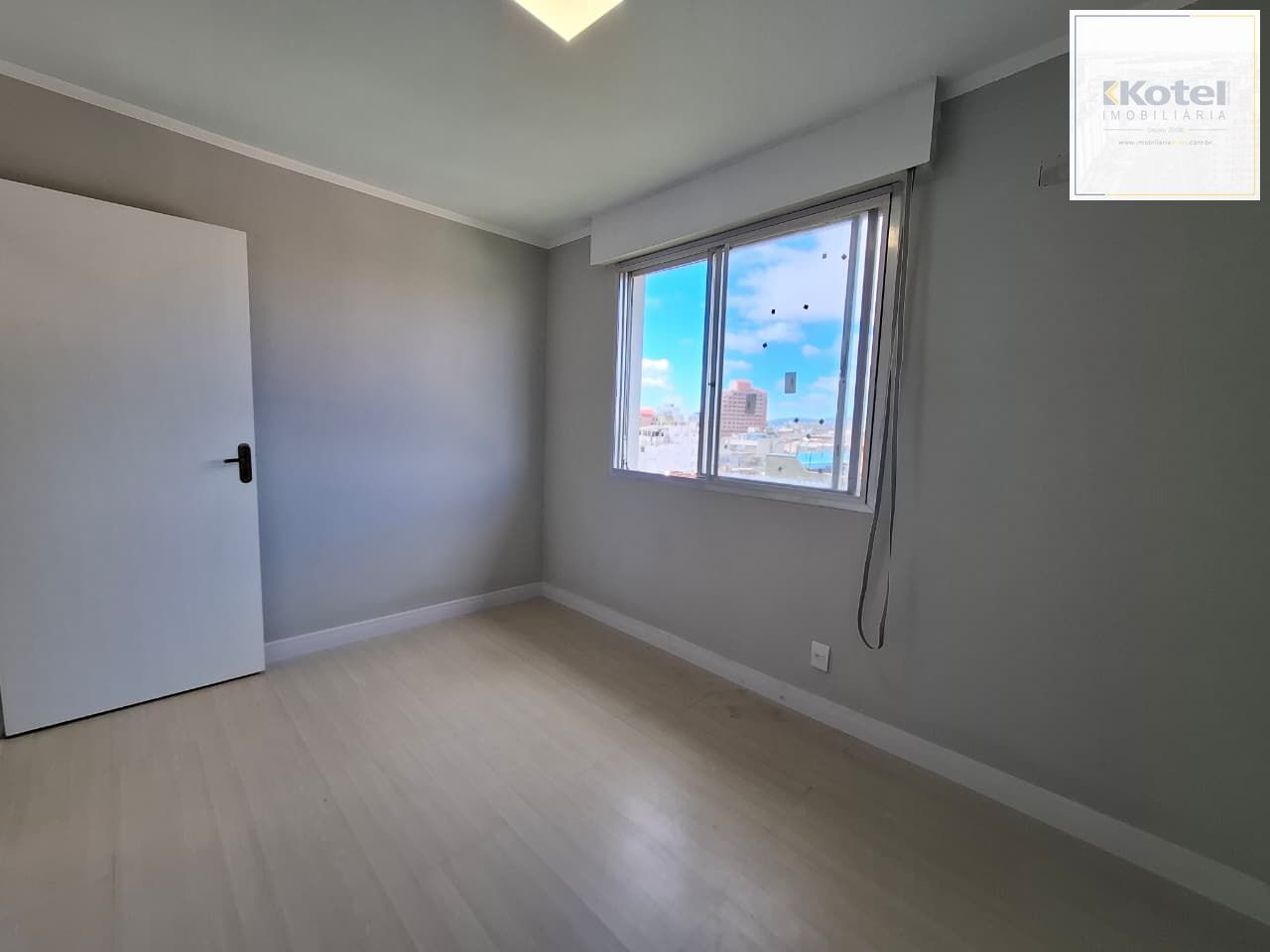 Apartamento à venda 2 quartos com vaga reformado na Cidade Baixa Porto Alegre — foto 2